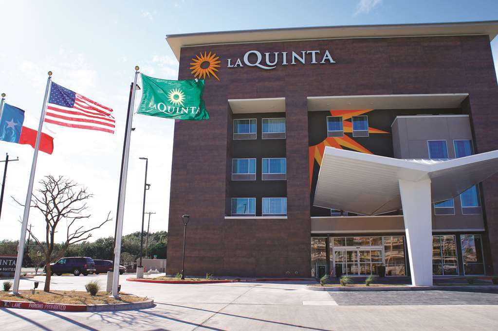 La Quinta By Wyndham Mcallen La Plaza Mall Exterior photo